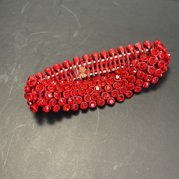 Stretch GORGEOUS RED hot crystal bracelet, red metal used - Picture 3 of 11